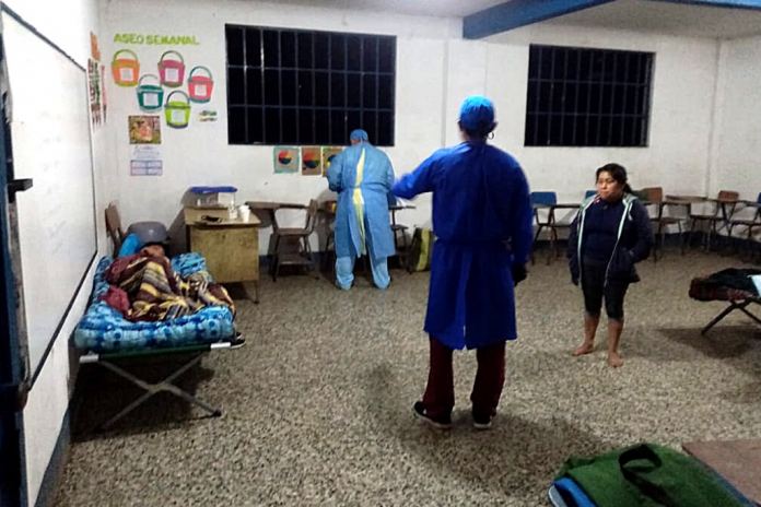 Al menos 8 familias fueron albergadas en El Palmar porque fueron afectadas por la lluvia de las últimas horas en Quetzaltenango.